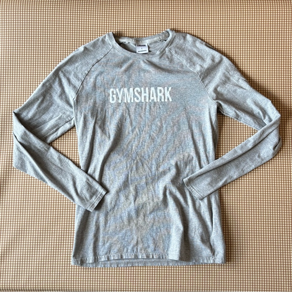 Gymshark FITTED fit long sleeve gray shirt. Size Large